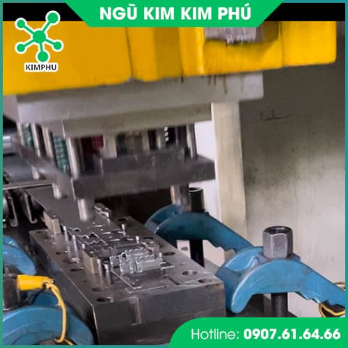 Khuôn răng kẹp ngắn