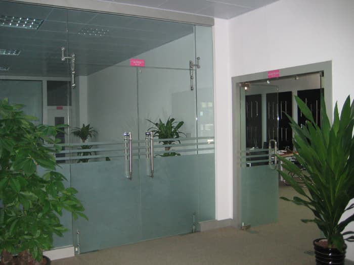 Cửa kính cường lực