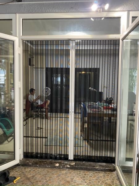 Cửa lưới xếp lá nhôm an toàn