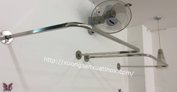Khung thay đồ inox