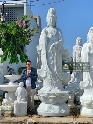 Tượng Quan Âm Đứng