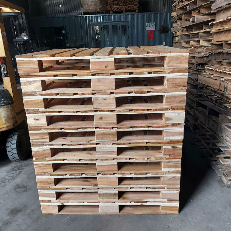Pallet gỗ 4 hướng nâng