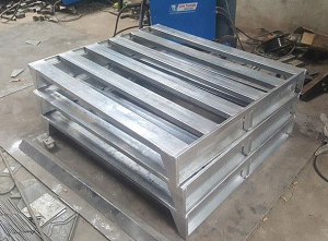 Pallet Thép