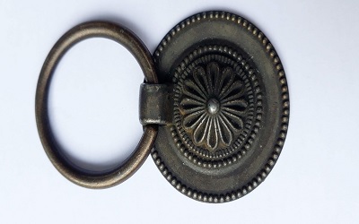 Tay nắm tròn hoa