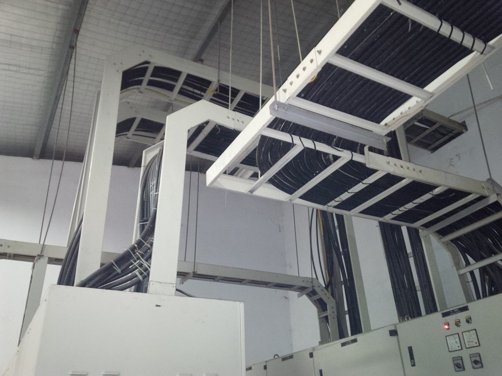 Lắp đặt hệ thống máng cáp