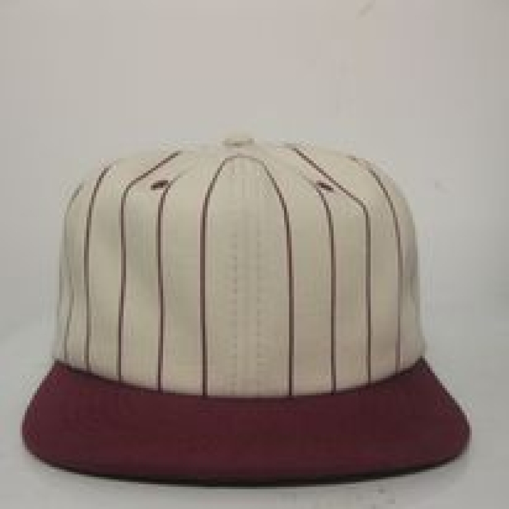 Nón hiphop trắng sọc đỏ