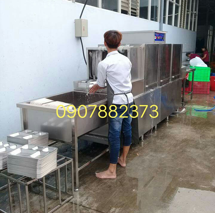 Máy rửa khay, chén, dĩa công nghiệp