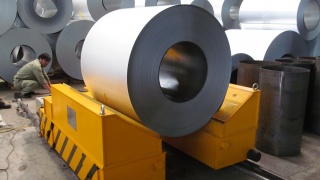 Xe rùa chở cuộn tole
