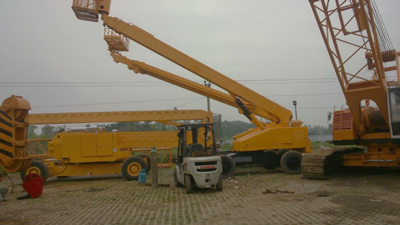 Xe nâng người Grove AMZ 13XT (40 mét)
