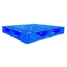 Pallet nhựa màu xanh