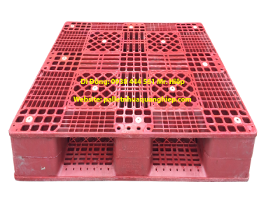 Pallet nhựa màu
