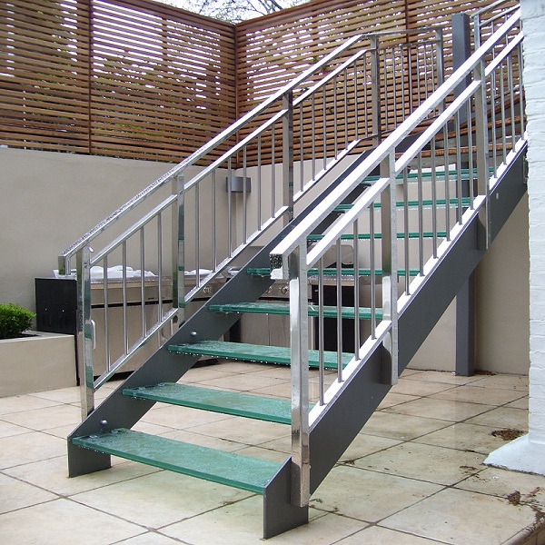 Cầu thang inox