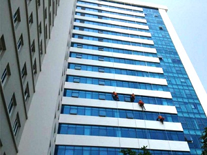 Dịch Vụ Lau Kính Toà Nhà
