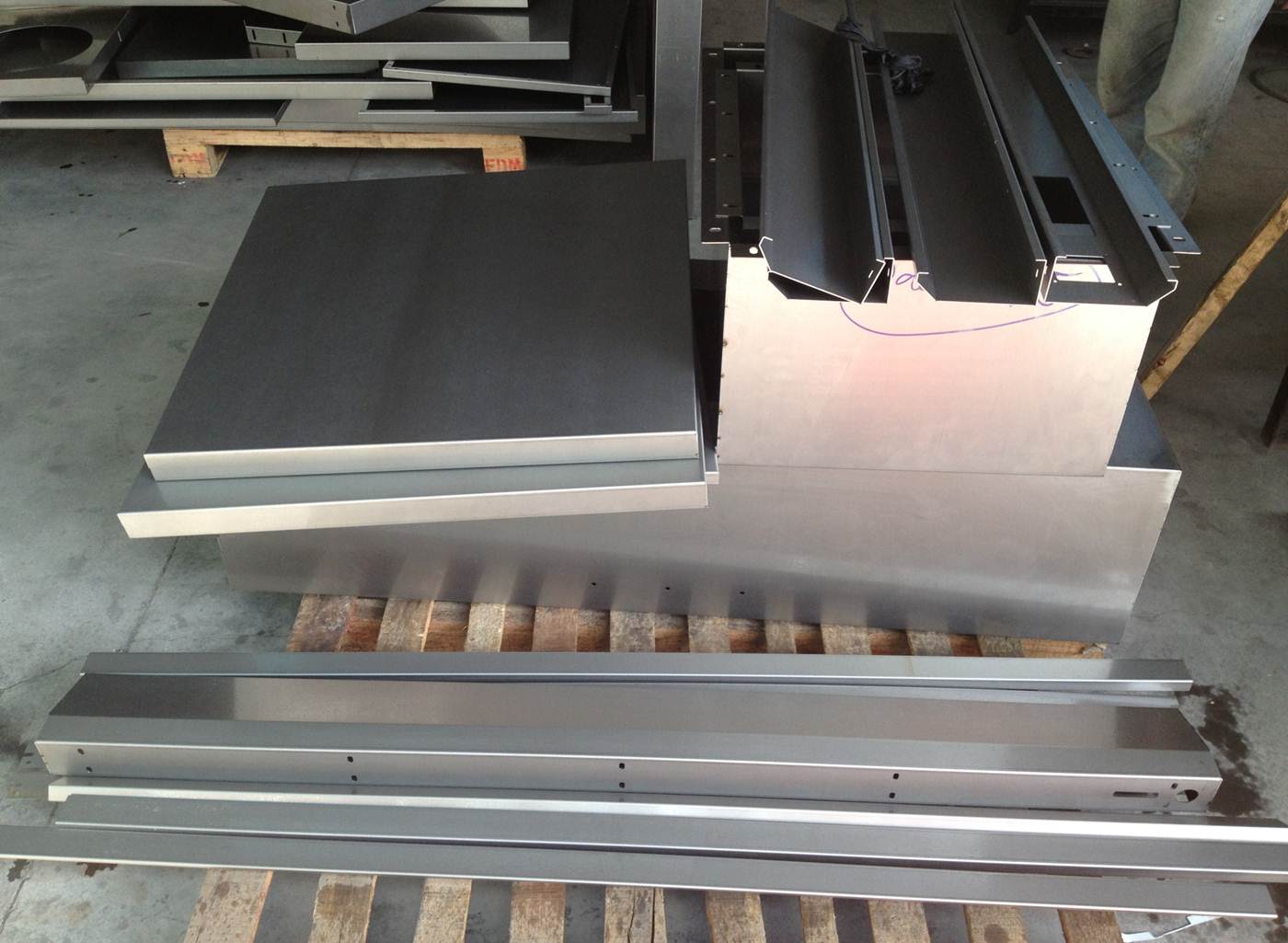 Gia công cắt inox