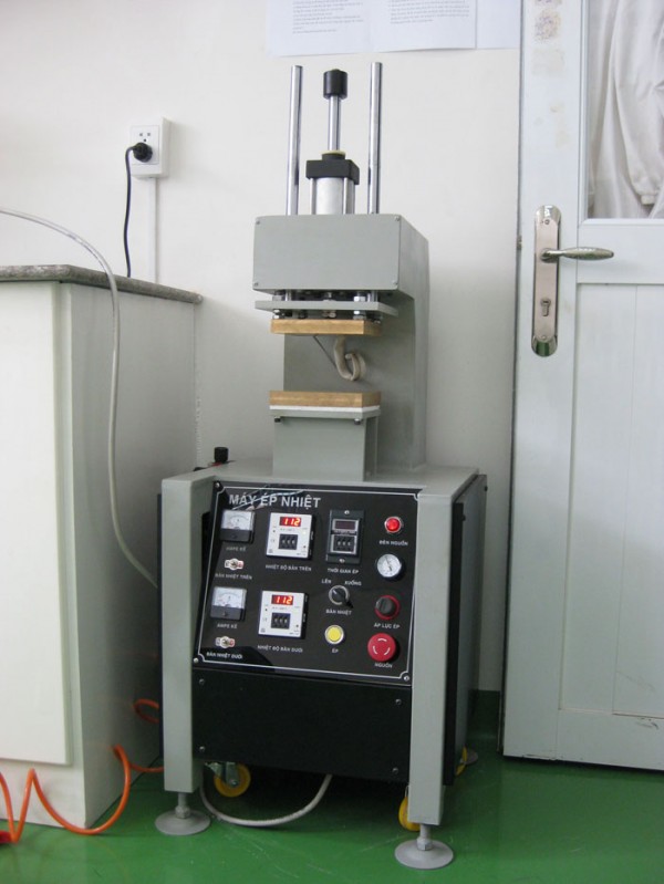 Máy ép nhiệt 2 bàn nhiệt