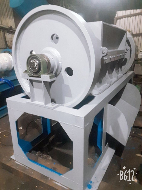 Máy nghiền gỗ