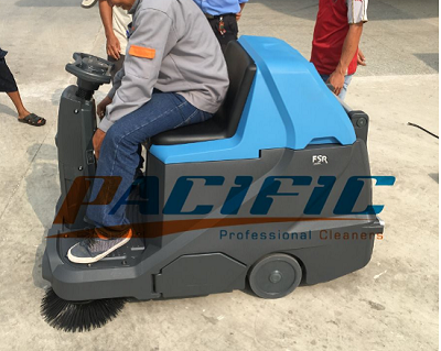 Máy quét rác công nghiệp