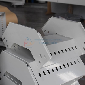 Co xuống máng cáp