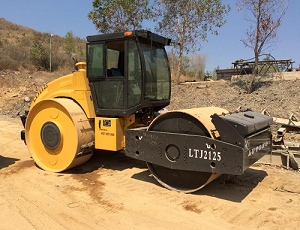 Xe lu tĩnh 3 bánh sắt LUTONG (21-25 tấn)