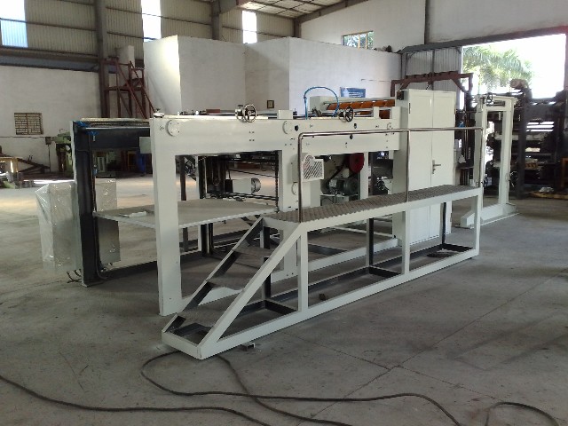 Máy cắt cuốn Quốc Hòa