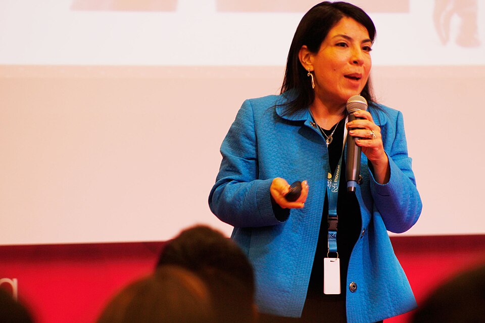 Featured image: Build Your Authority: AI Website Builder for Personal Brand Development